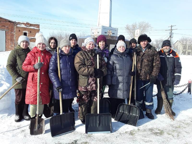 Субботник по очистке памятника..