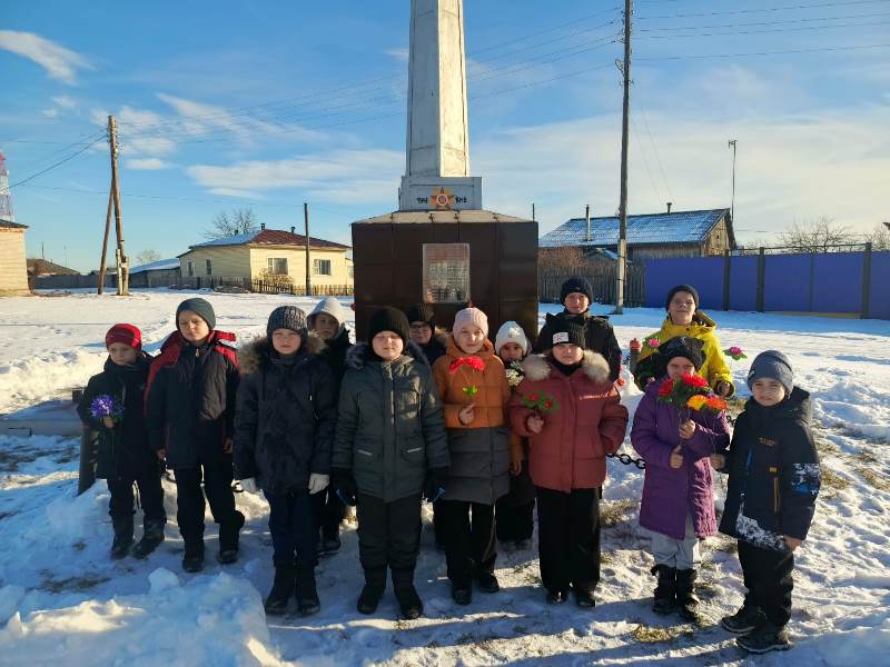 Акция &amp;quot;Возложение цветов у обелиска&amp;quot;.